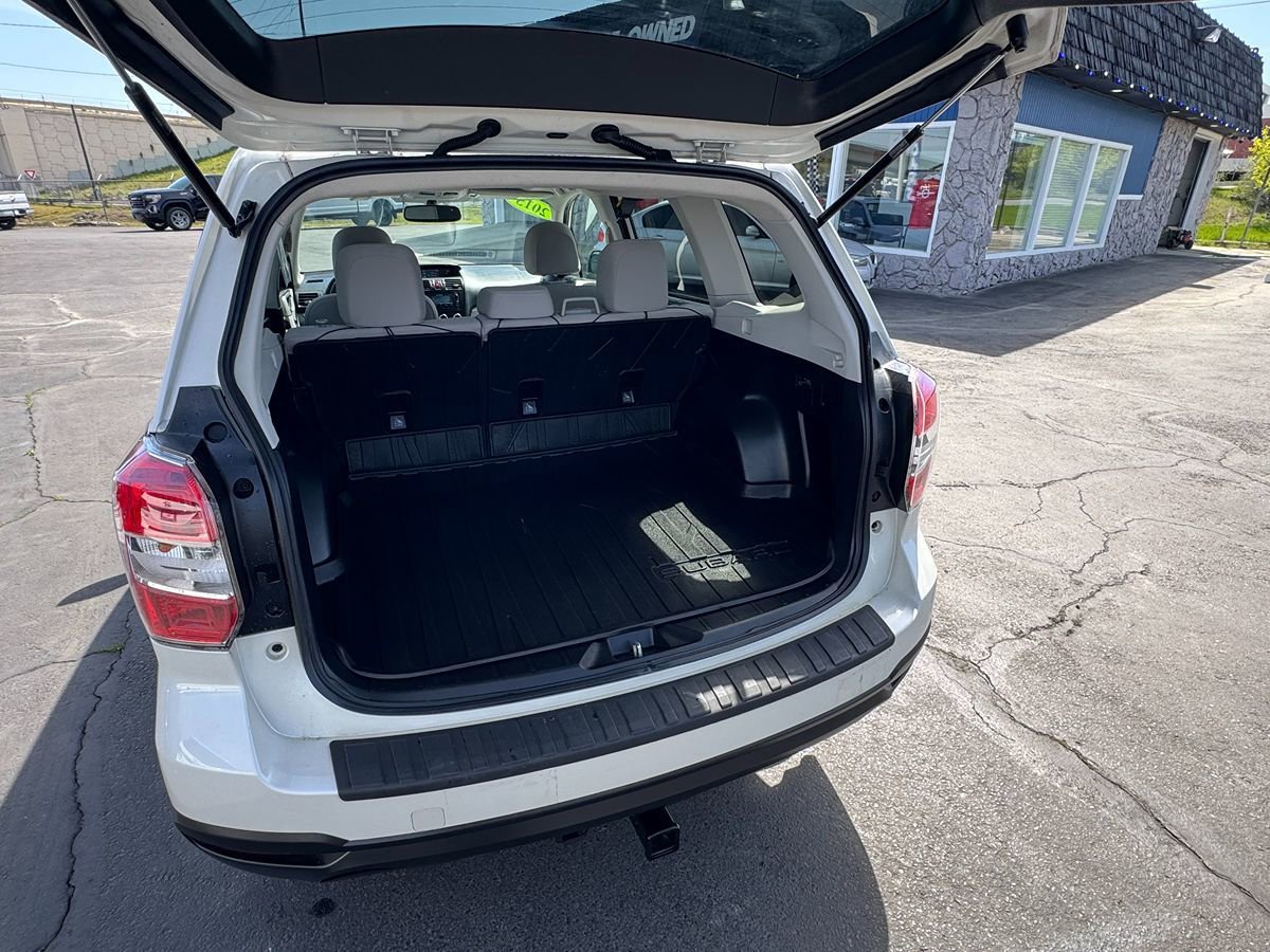 Used 2015 Subaru Forester 2.5i Premium w/ All-Weather Package AWD/4WD image 9