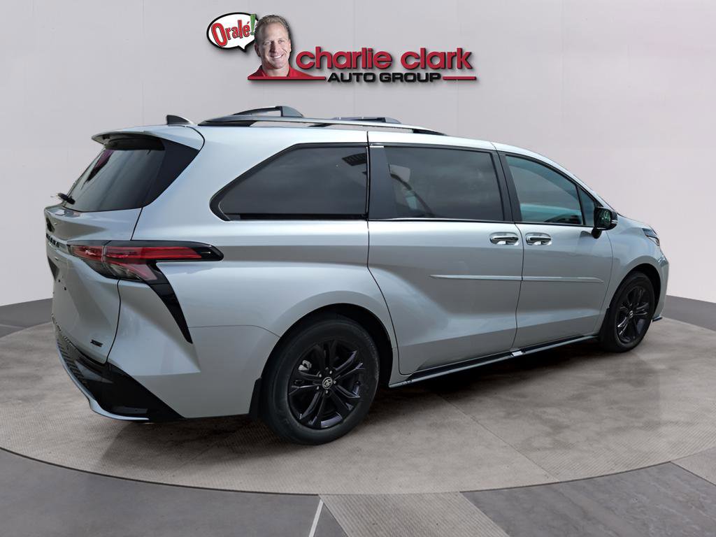 Used 2025 Toyota Sienna XSE w/ XSE Premium Package AWD/4WD image 6
