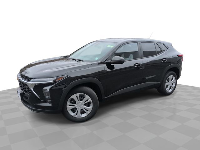 Used 2024 Chevrolet Trax LS image 1