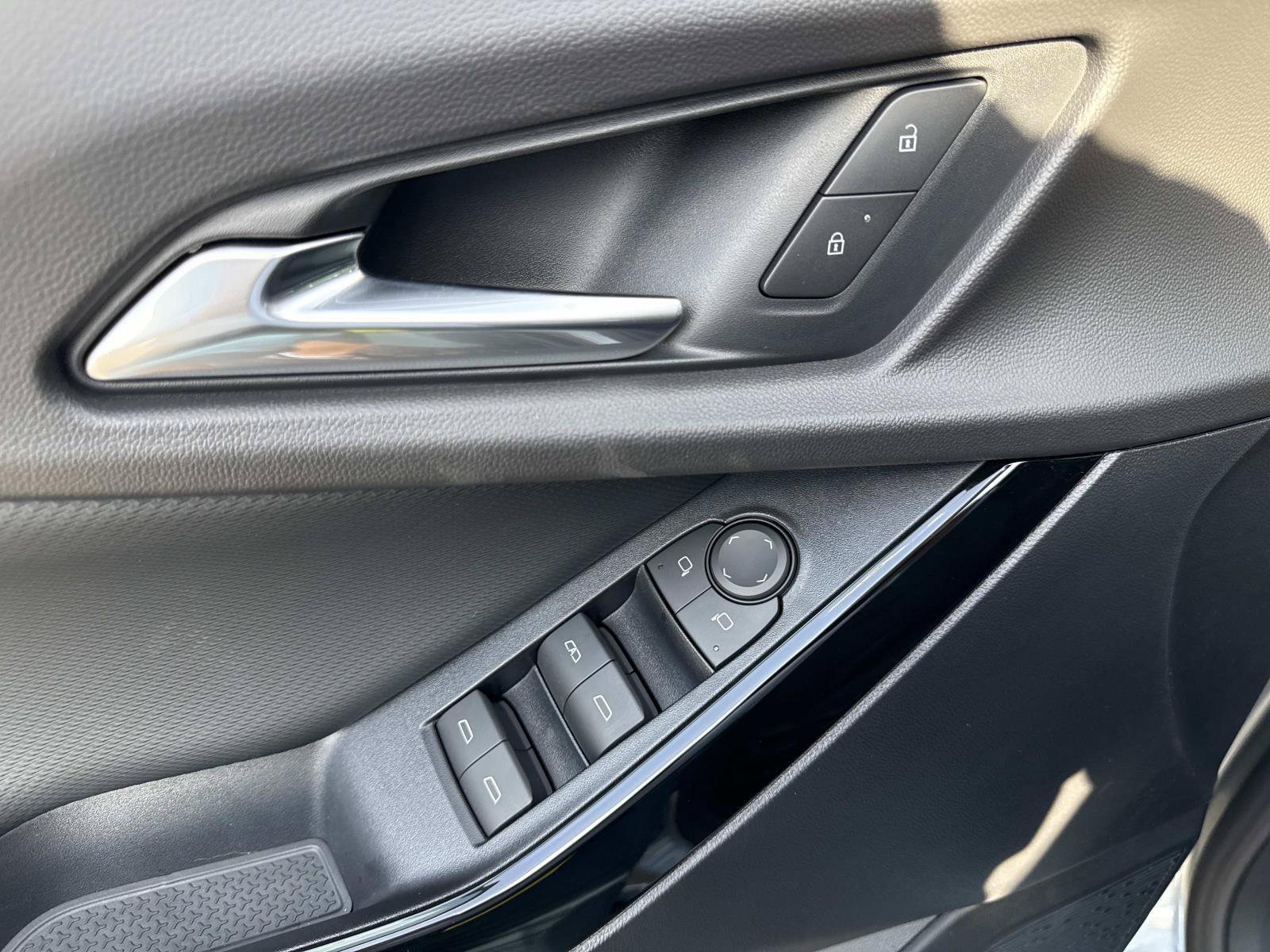 New 2027 Chevrolet Equinox LT FWD image 18