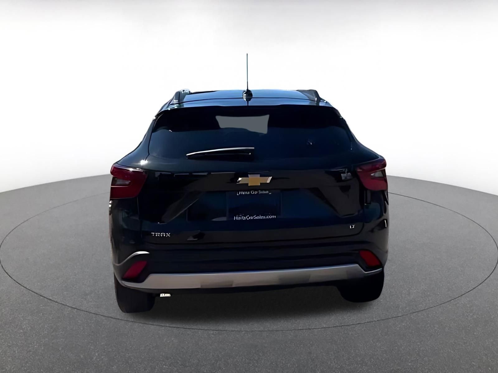 Used 2025 Chevrolet Trax LT w/ LT Convenience Package FWD image 16