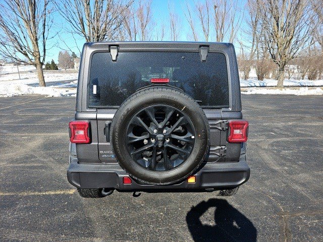 Used 2025 Jeep Wrangler Sahara image 5
