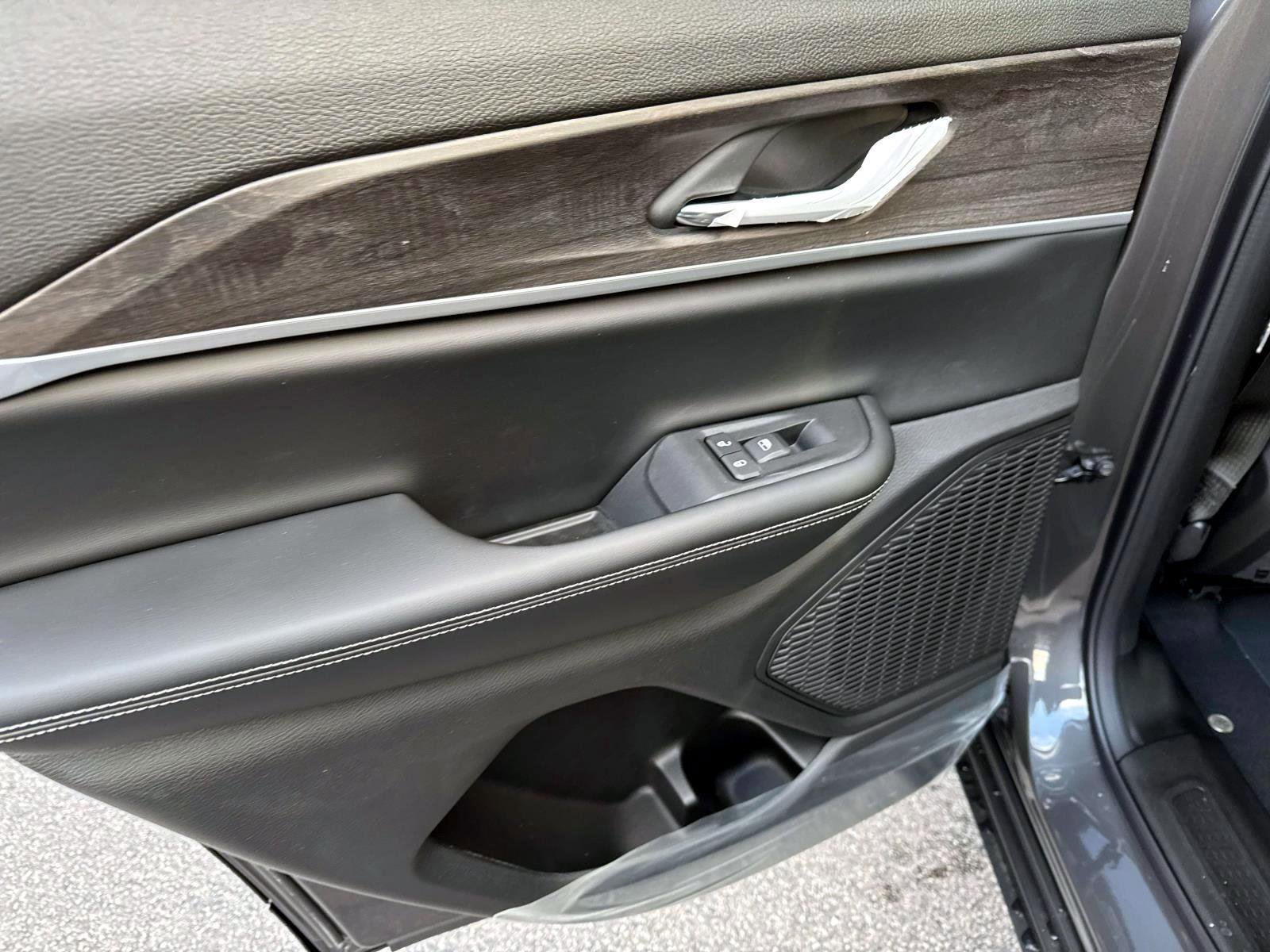 New 2025 Jeep Grand Cherokee Limited image 7