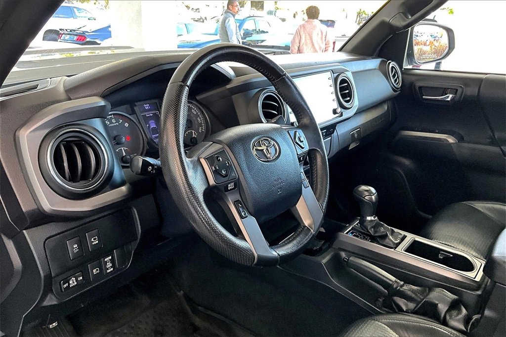 Used 2020 Toyota Tacoma TRD Sport image 18