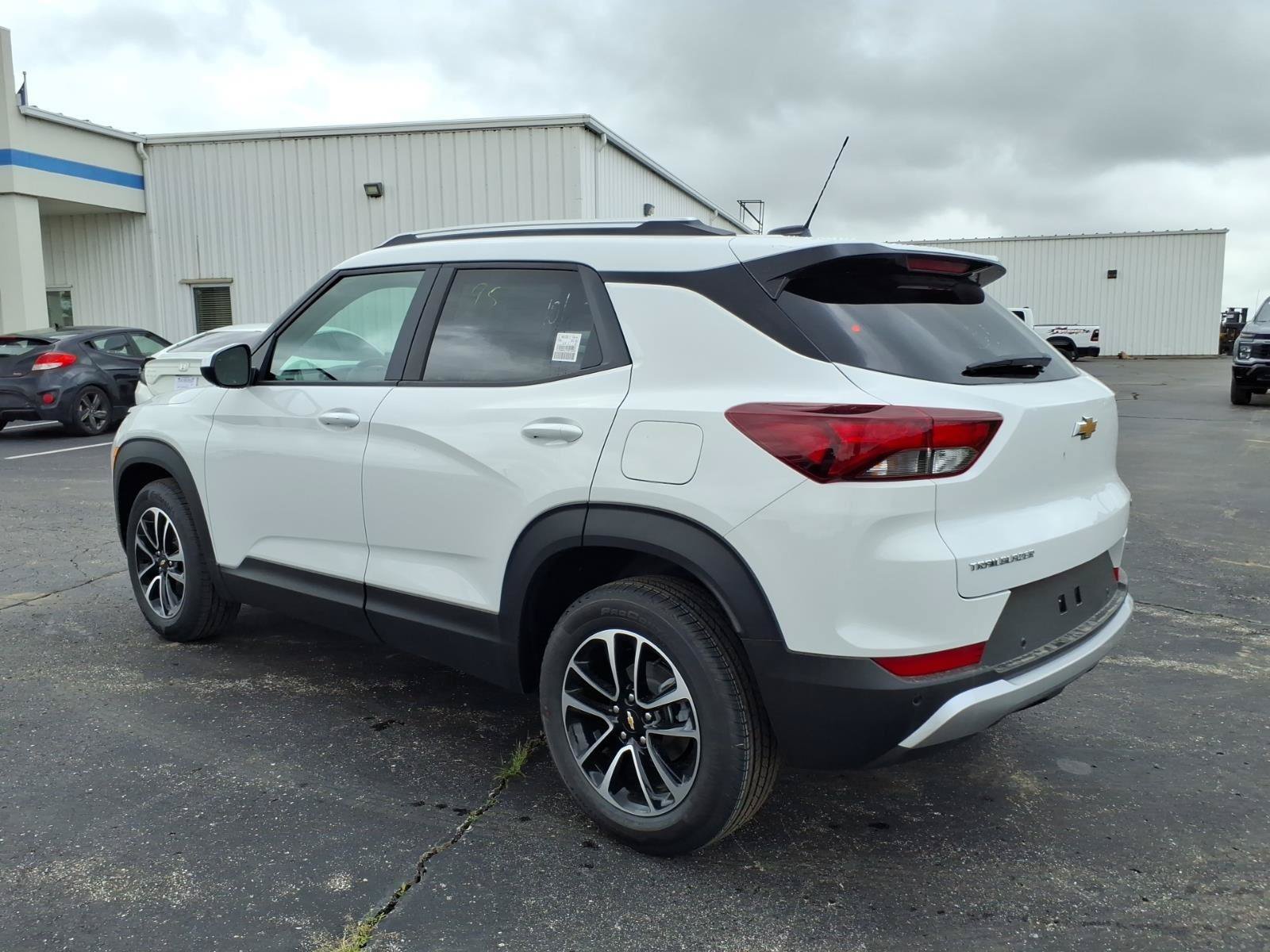 New 2026 Chevrolet TrailBlazer LT w/ LT Cold Weather Package FWD image 3