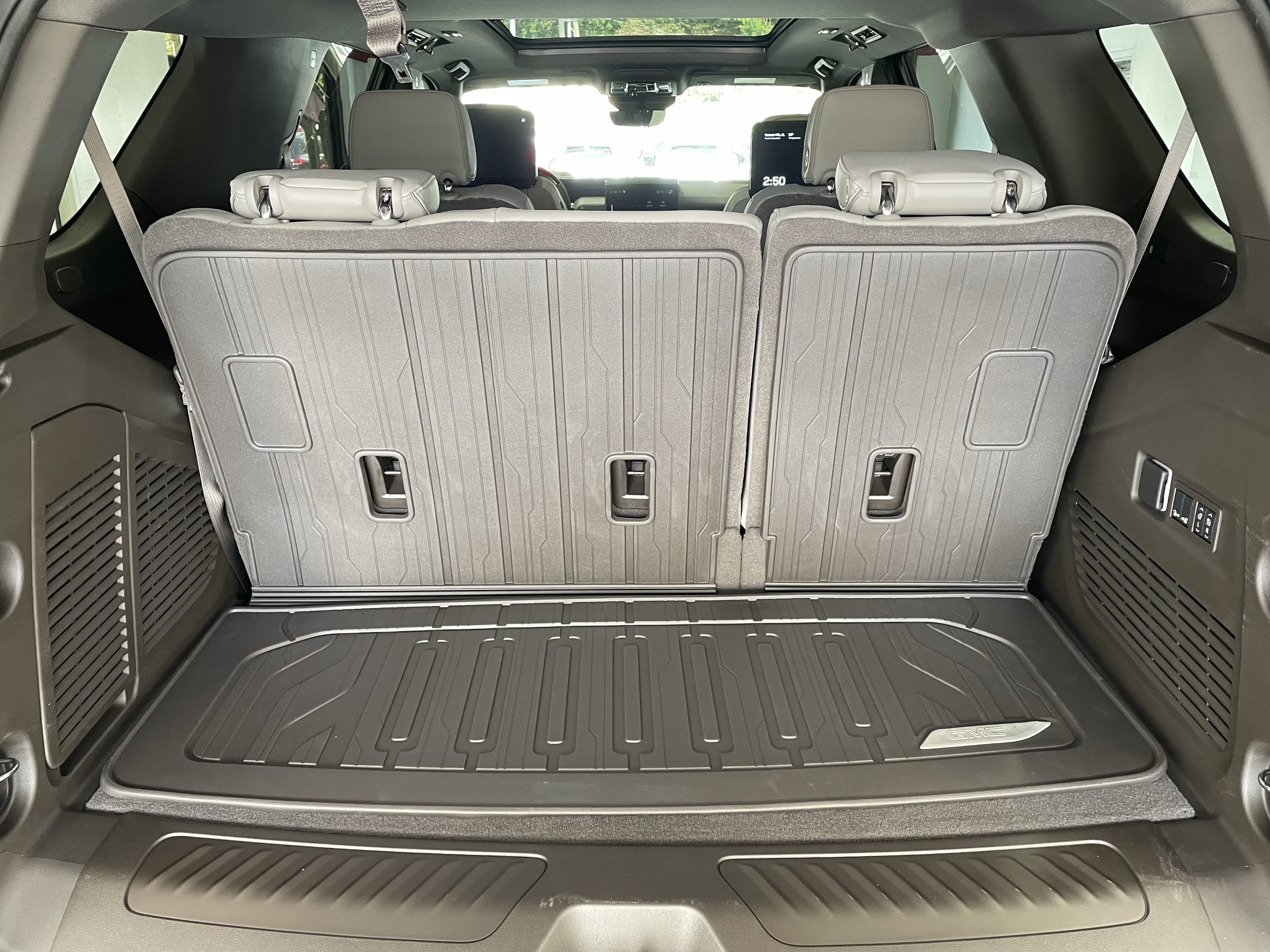 New 2027 GMC Yukon Elevation w/ Elevation Premium Package RWD image 9
