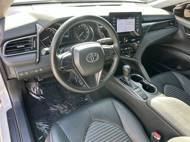 Used 2024 Toyota Camry SE image 9