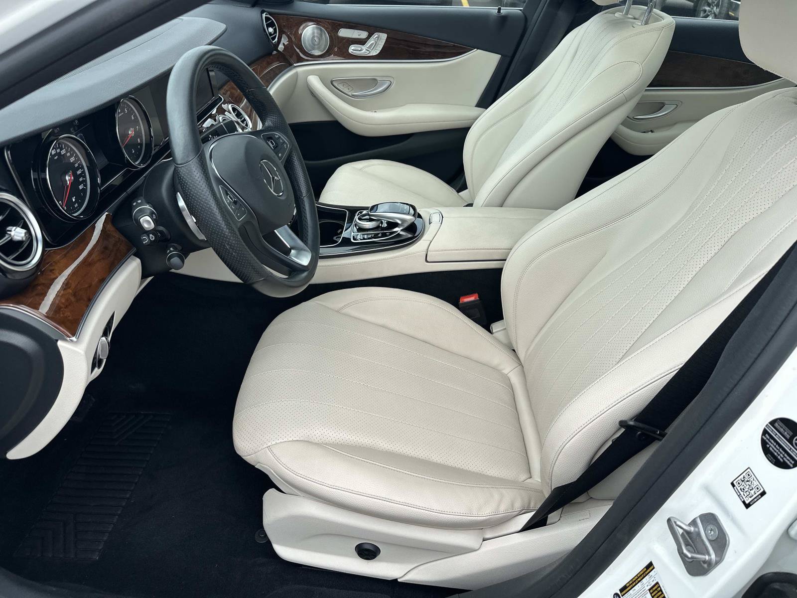 Used 2017 Mercedes-Benz E 300 4MATIC image 19