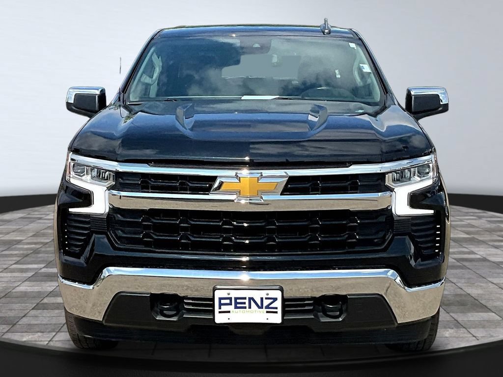 Used 2023 Chevrolet Silverado 1500 LT AWD/4WD image 2
