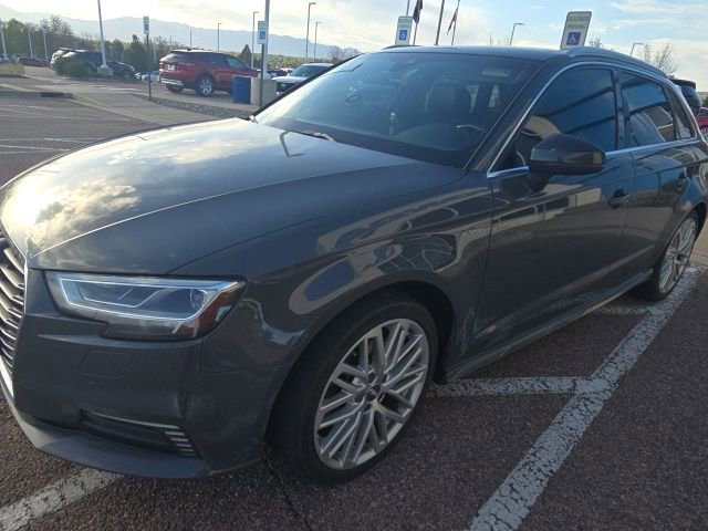 Used 2018 Audi A3 e-tron Prestige w/ Prestige Package FWD image 3