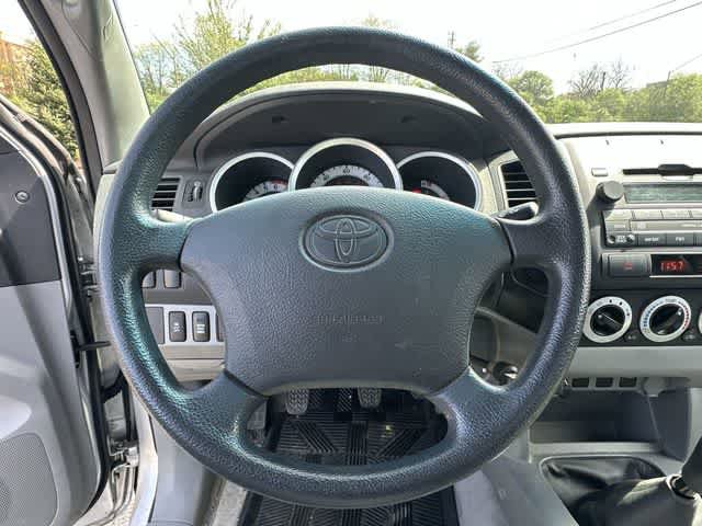 Used 2011 Toyota Tacoma 4x4 Regular Cab image 7