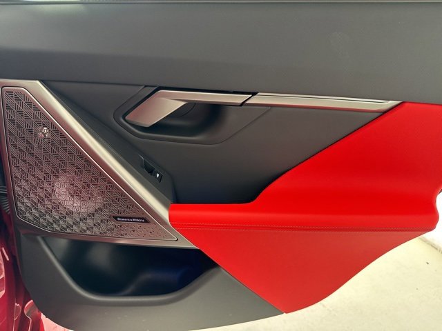 Used 2025 BMW M5 w/ Carbon Package image 51