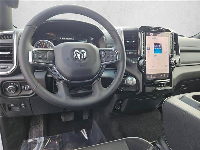 Used 2025 RAM 1500 Laramie AWD/4WD image 17