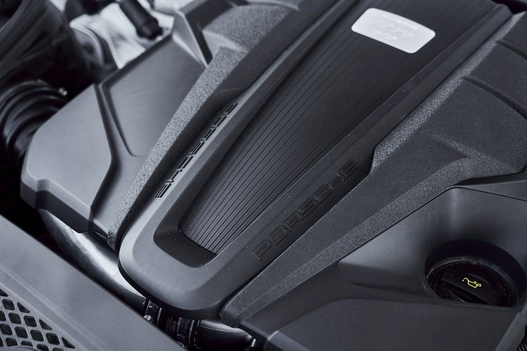 Used 2025 Porsche Macan GTS image 18