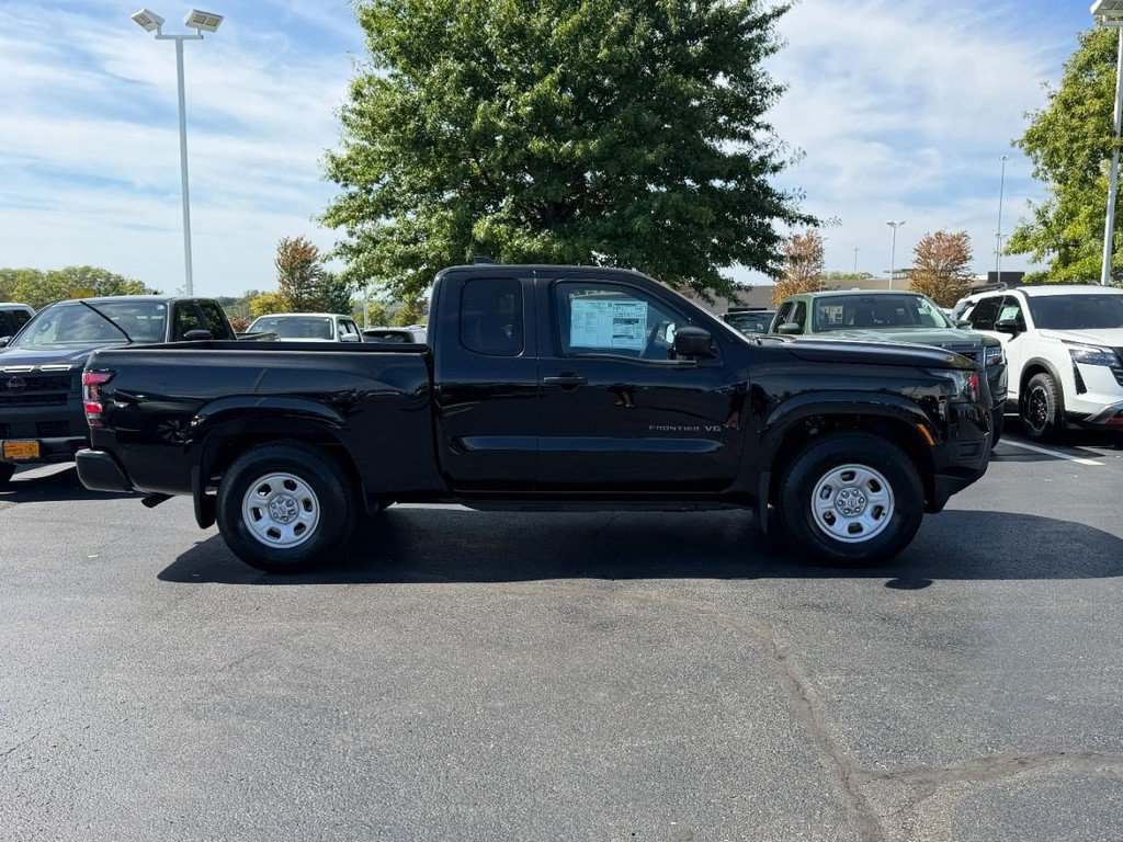New 2027 Nissan Frontier S w/ Tow Package RWD image 2