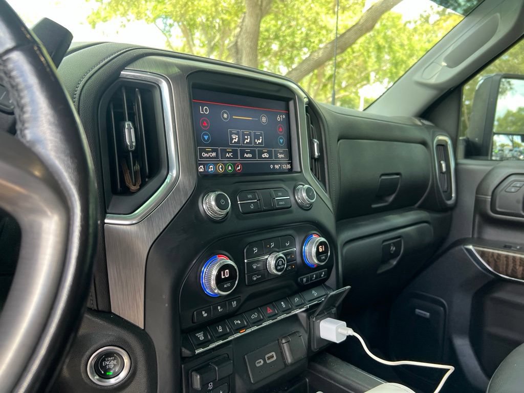 Used 2021 GMC Sierra 2500 Denali w/ Denali Ultimate Package AWD/4WD image 11