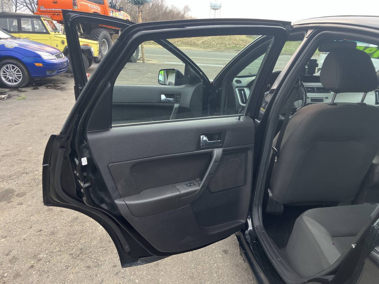Used 2008 Ford Focus SES FWD image 18