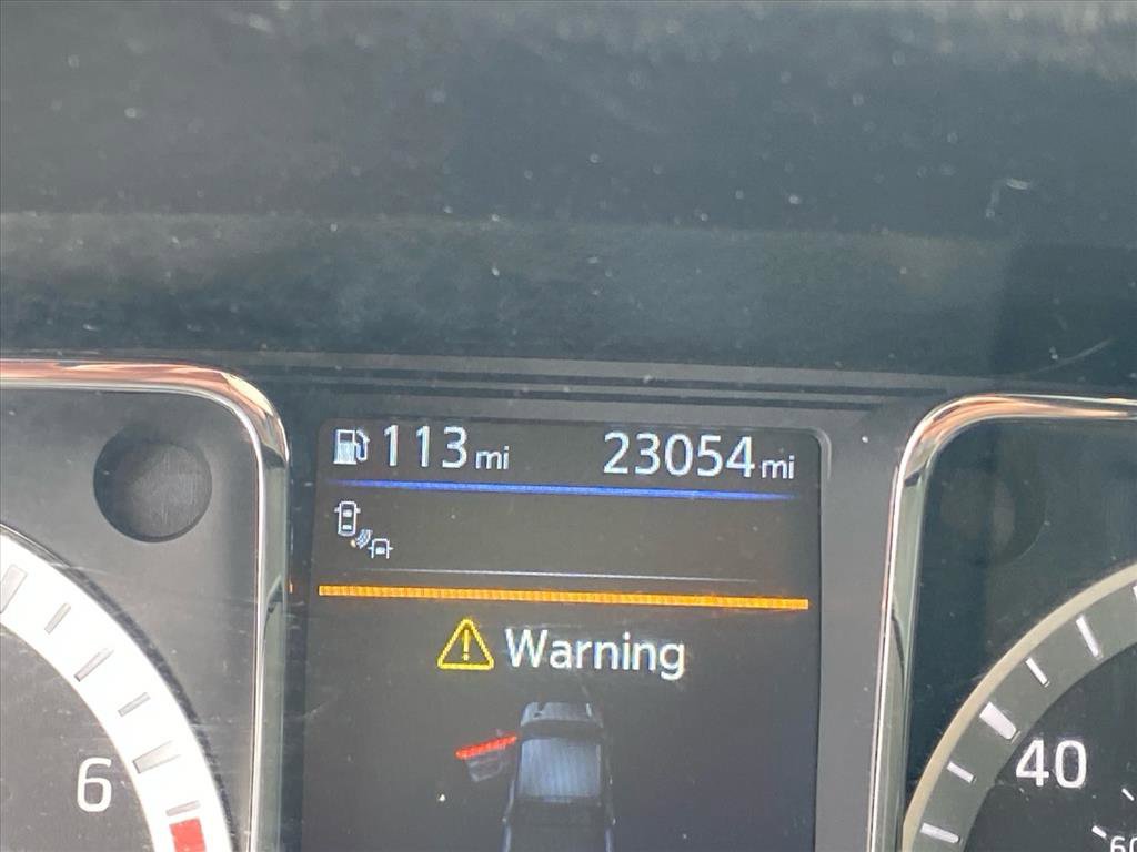 Used 2019 Nissan Titan SV w/ SV Convenience Package image 16