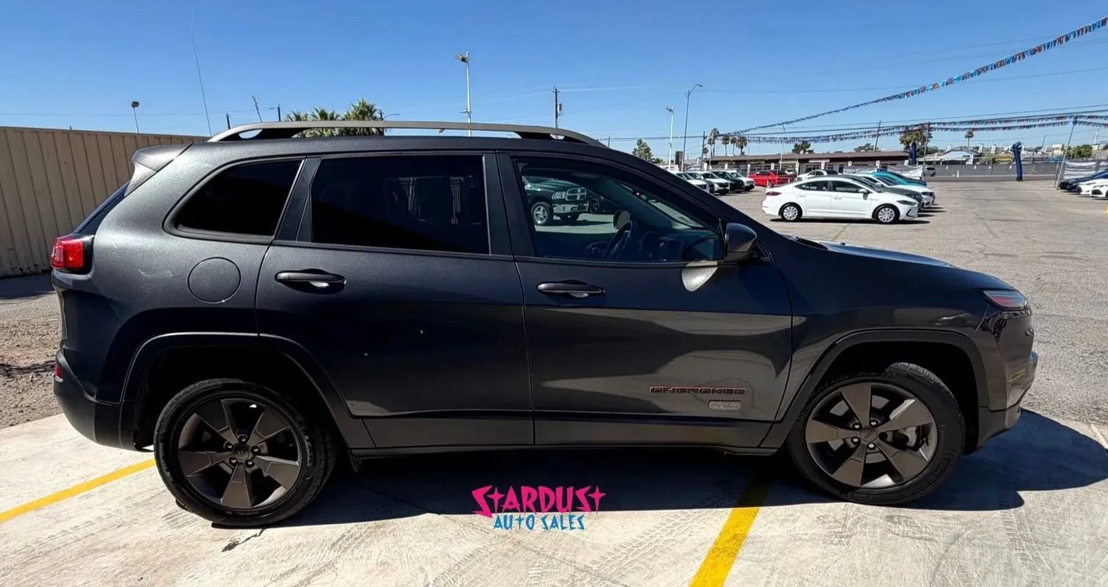 Used 2017 Jeep Cherokee 75th Anniversary FWD image 8