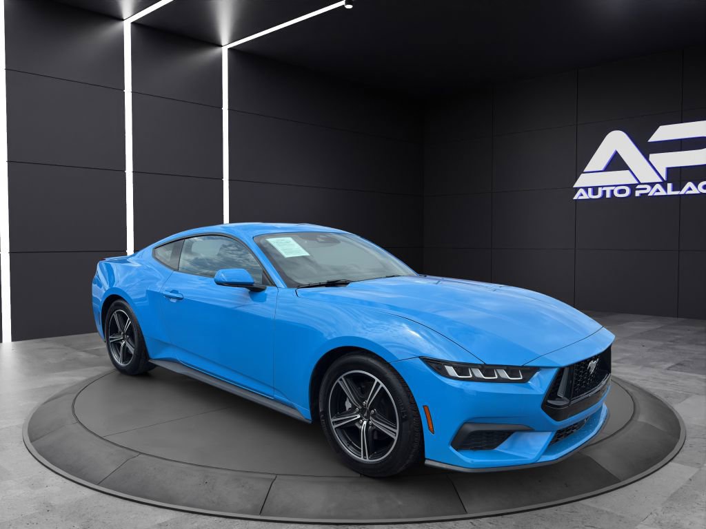 Used 2024 Ford Mustang Premium image 3