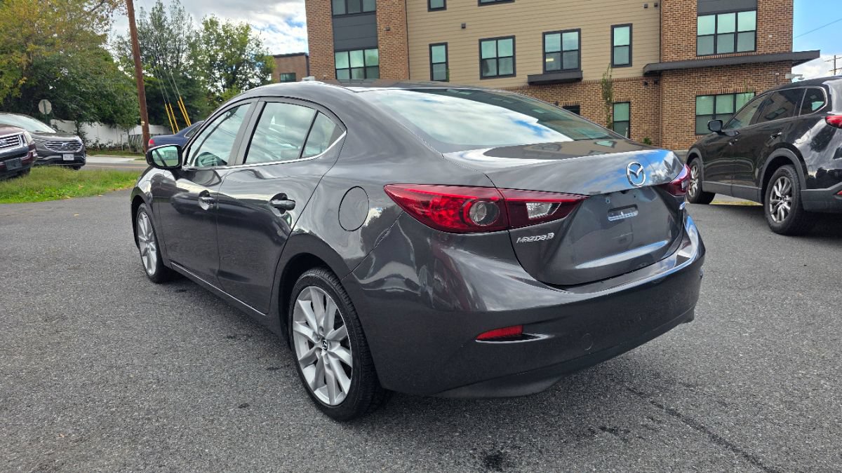 Used 2017 MAZDA MAZDA3 Touring FWD image 5