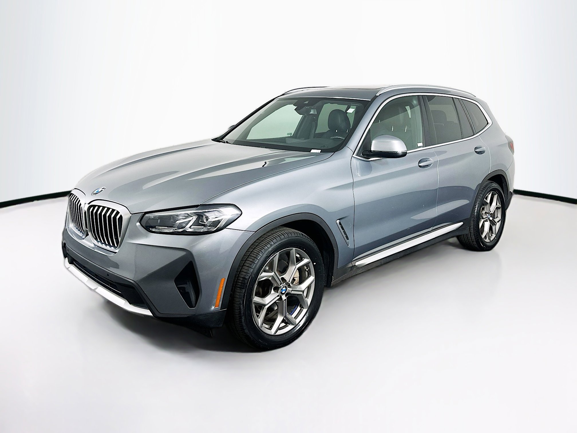 Used 2024 BMW X3 sDrive30i w/ Convenience Package image 3