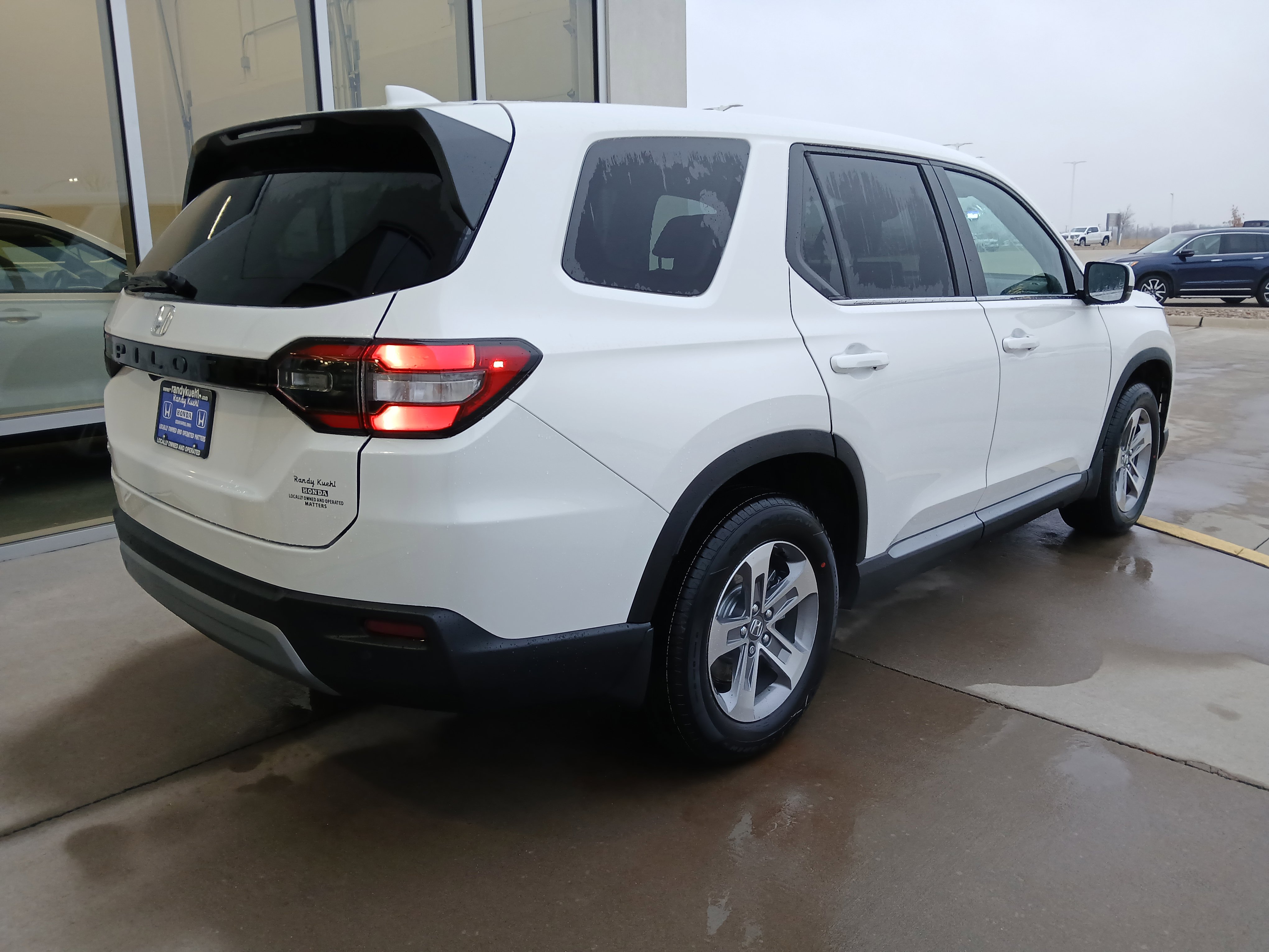 New 2025 Honda Pilot EX-L image 6