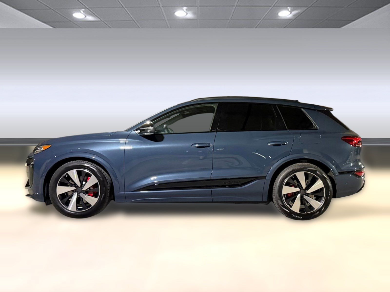 New 2027 Audi SQ6 e-tron Prestige AWD/4WD image 2