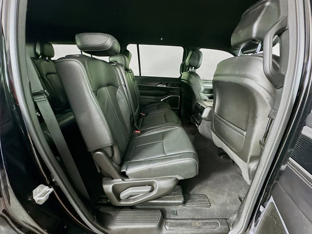 Certified 2023 Jeep Wagoneer Series II AWD/4WD image 39