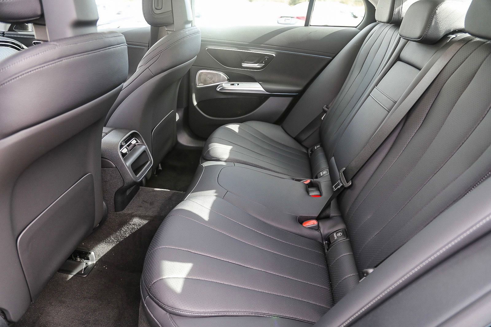 New 2024 Mercedes-Benz E 350 4MATIC Sedan image 16