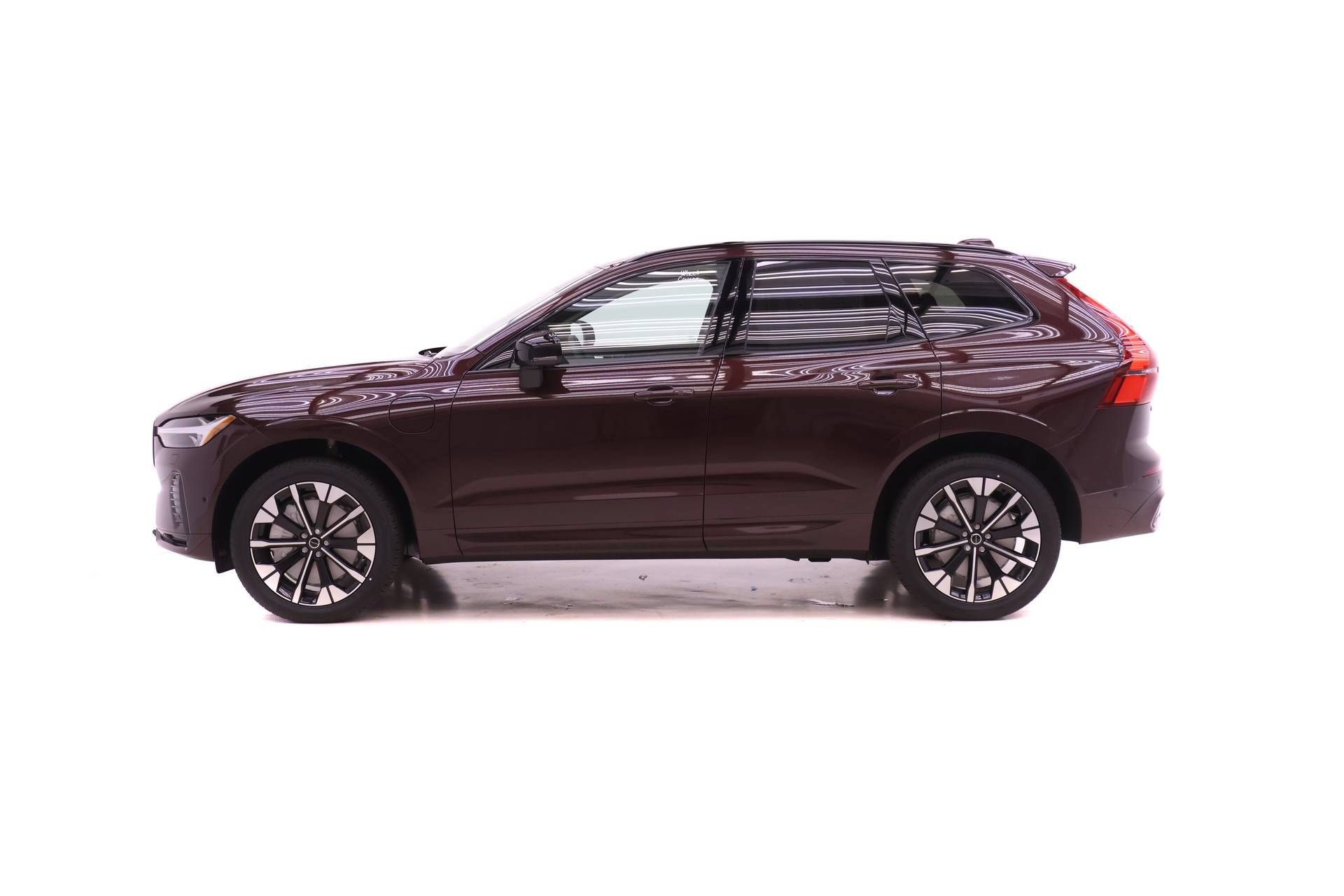 New 2026 Volvo XC60 T8 Plus w/ Protection Package Premier AWD/4WD image 3