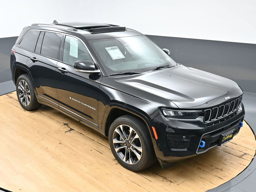 Used 2023 Jeep Grand Cherokee Overland w/ Advanced Protech Group III AWD/4WD image 45