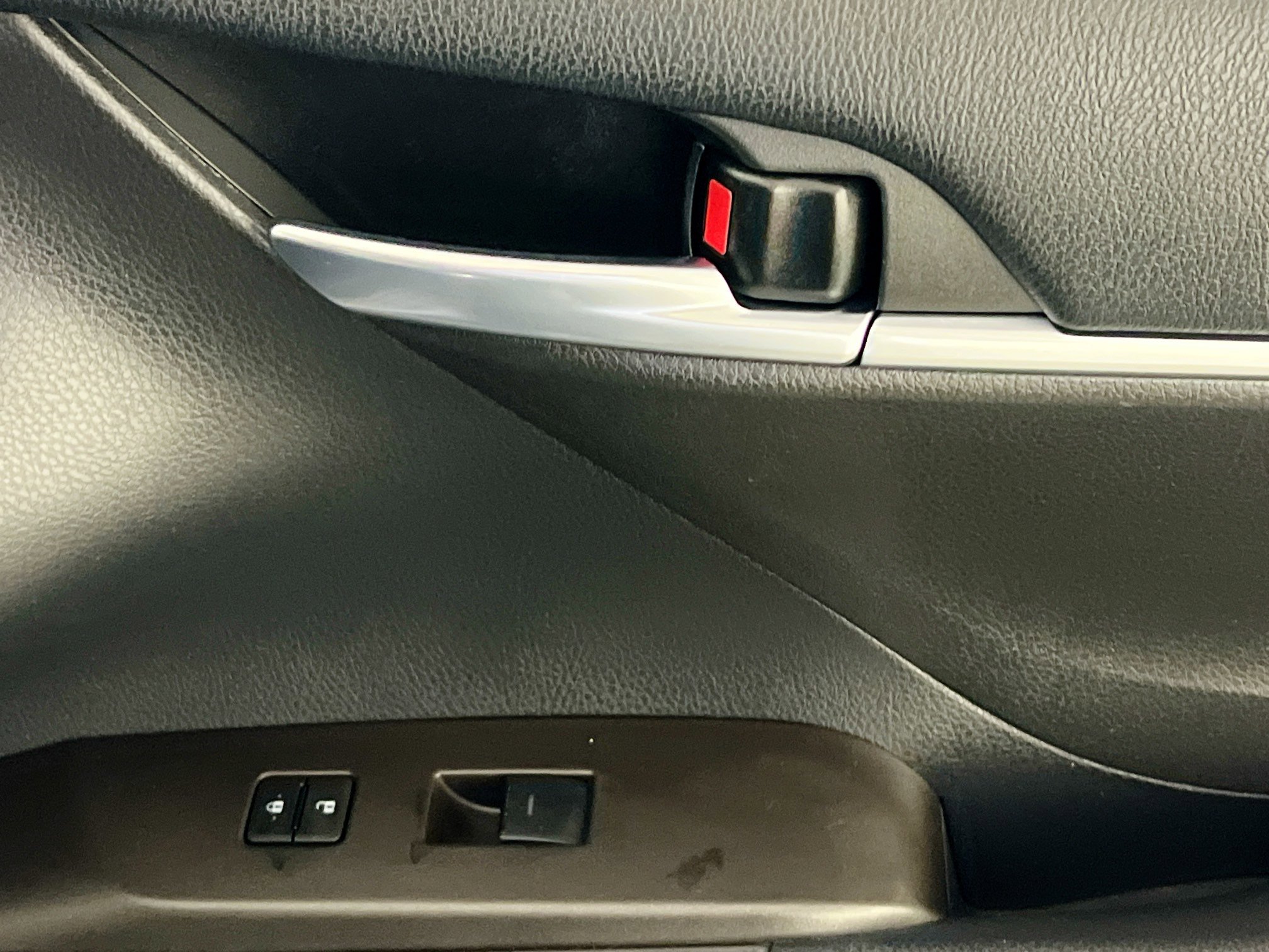 Used 2023 Toyota Camry SE image 31