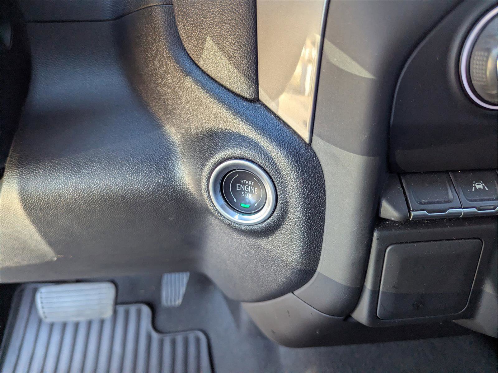 Used 2022 Chevrolet Silverado 1500 Custom image 18