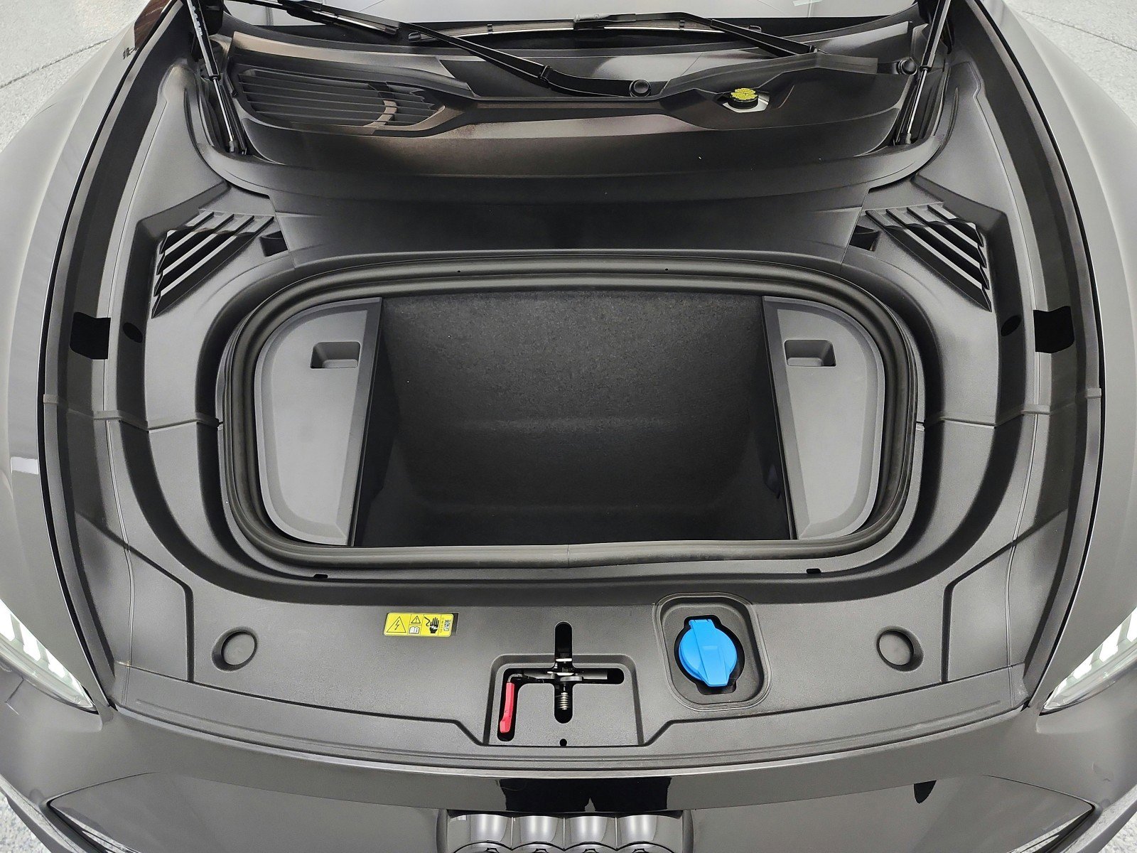 Used 2023 Audi RS e-tron GT w/ Carbon Performance Package AWD/4WD image 16