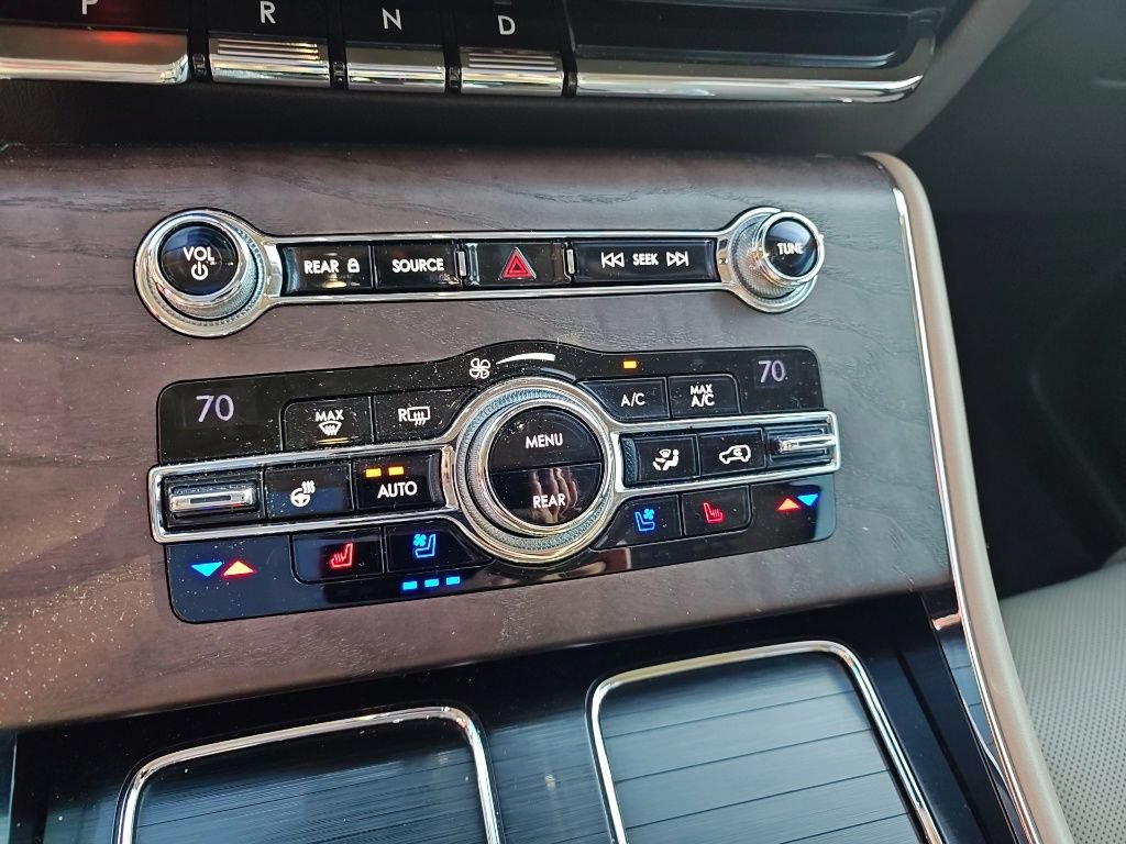 Used 2020 Lincoln Aviator Reserve w/ Equipment Group 202A AWD/4WD image 11