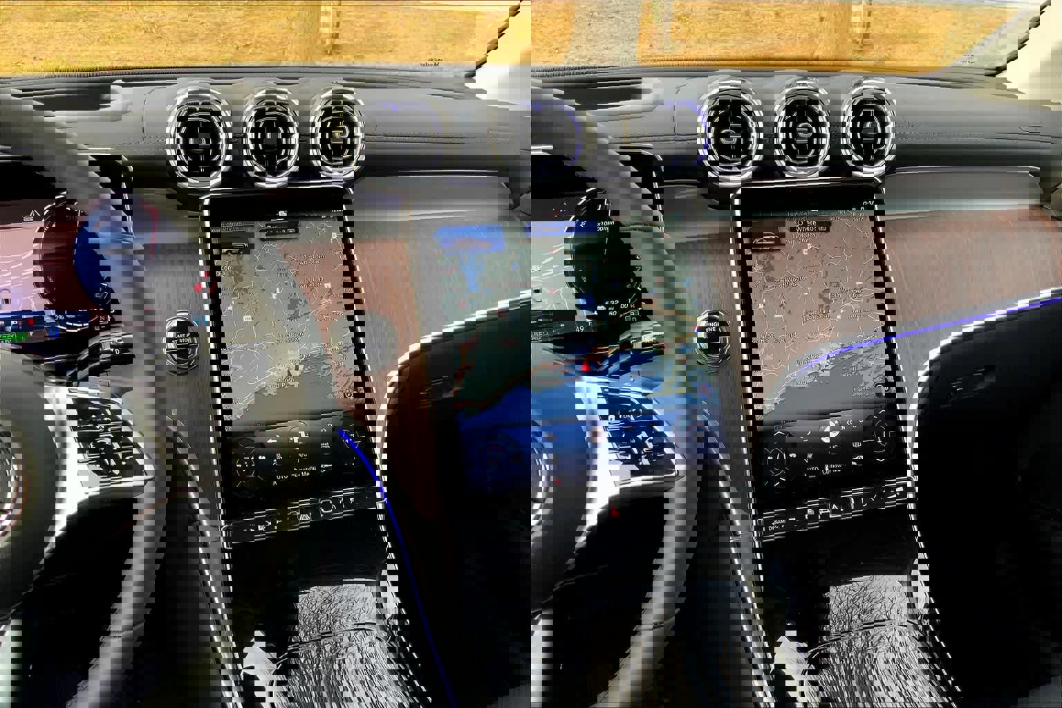 Certified 2025 Mercedes-Benz GLC 350e 4MATIC image 6