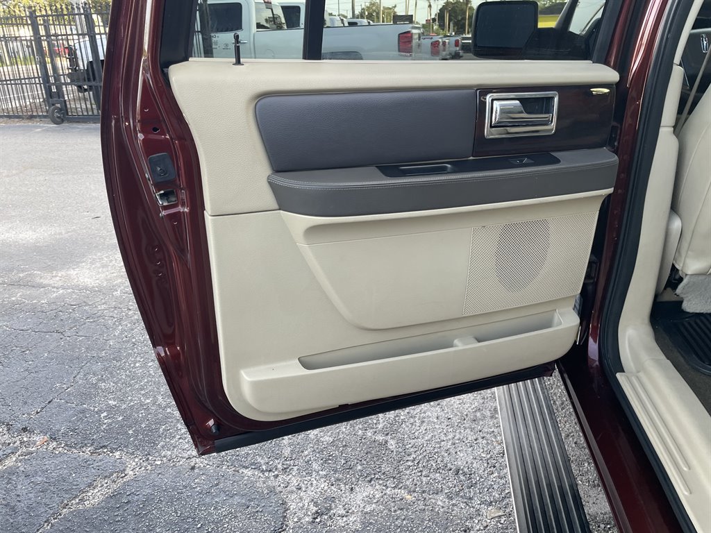 Used 2016 Lincoln Navigator L Reserve AWD/4WD image 35