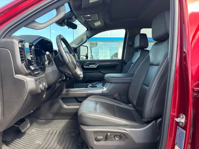 Used 2024 Chevrolet Silverado 3500 LTZ w/ LTZ Plus Package AWD/4WD image 12