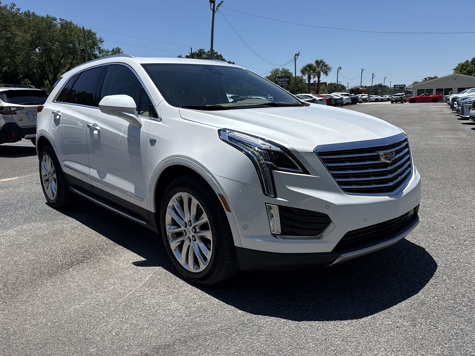 Used 2017 Cadillac XT5 Platinum w/ Driver Assist Package AWD/4WD image 7