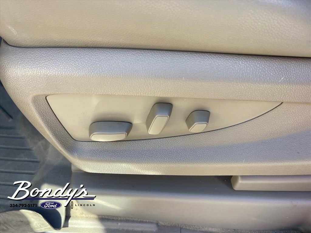 Used 2019 GMC Yukon XL SLT w/ Open Road Package image 9