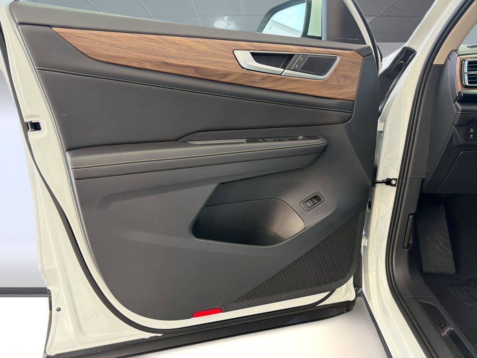 New 2026 Volkswagen Atlas SE FWD image 20
