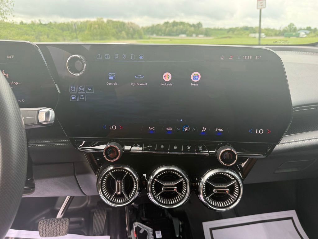 Used 2024 Chevrolet Blazer EV AWD Police image 35