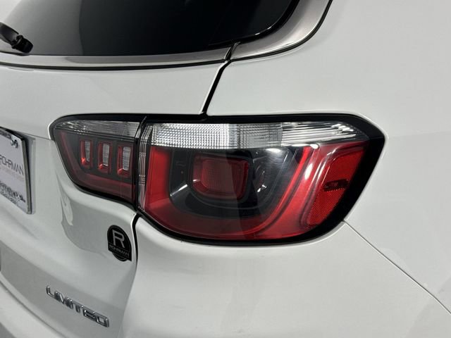 Used 2025 Jeep Compass Limited image 28