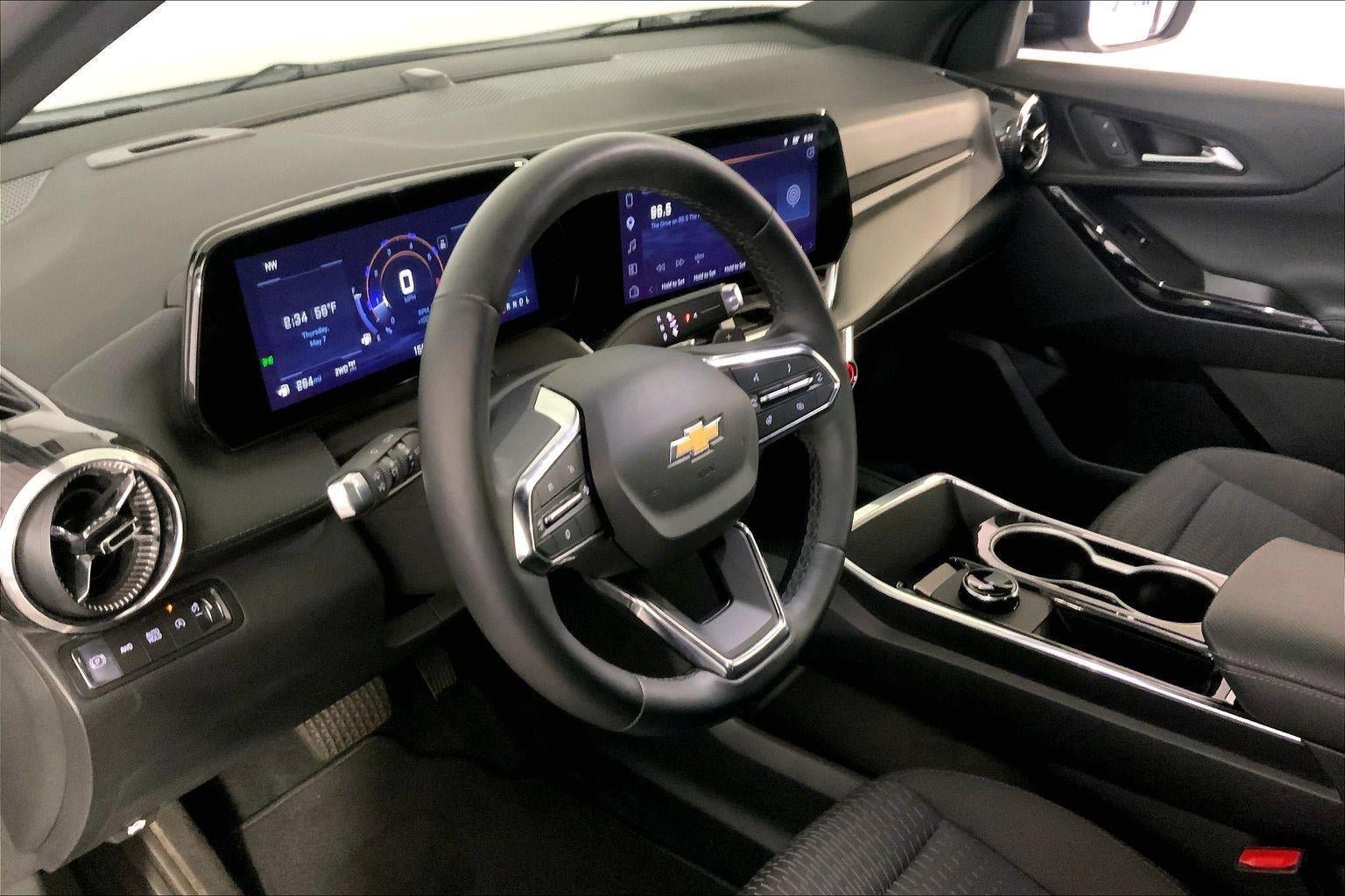 Used 2026 Chevrolet Equinox LT AWD/4WD image 14