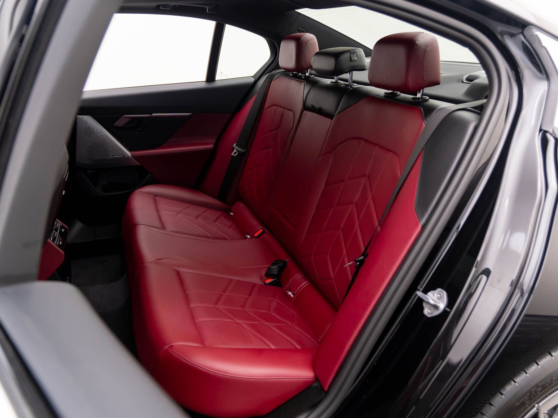 Certified 2025 BMW i5 xDrive40 w/ Premium Package image 18