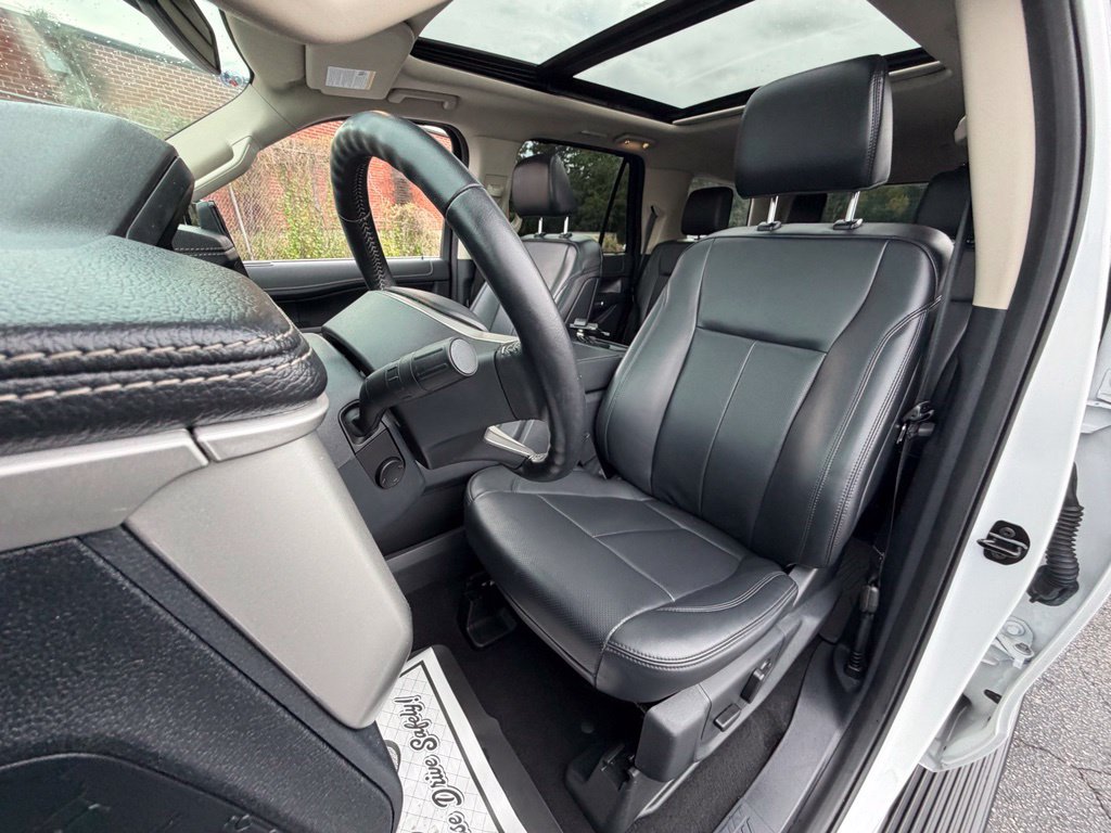 Used 2024 Ford Expedition XLT AWD/4WD image 17
