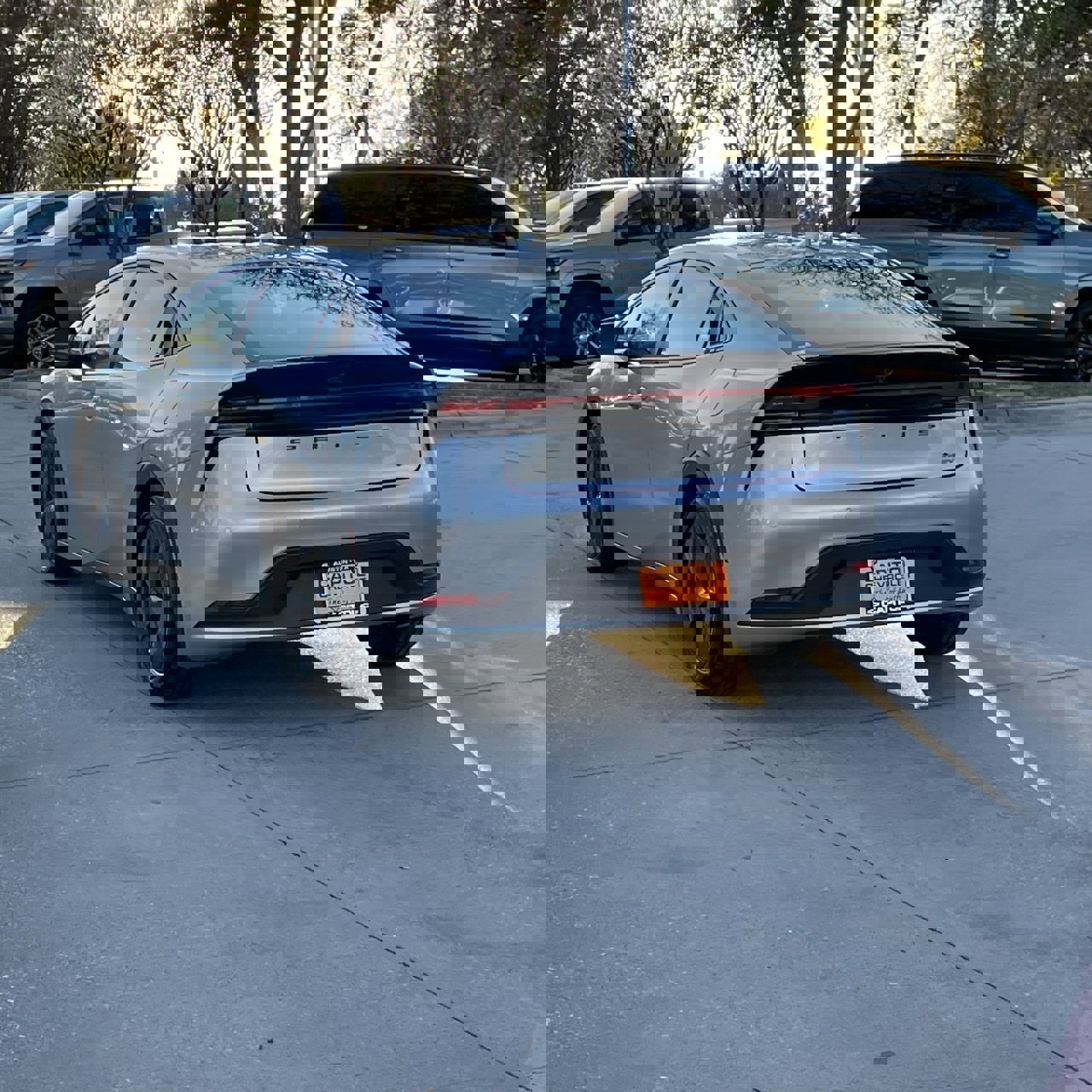 Used 2023 Toyota Prius LE image 4