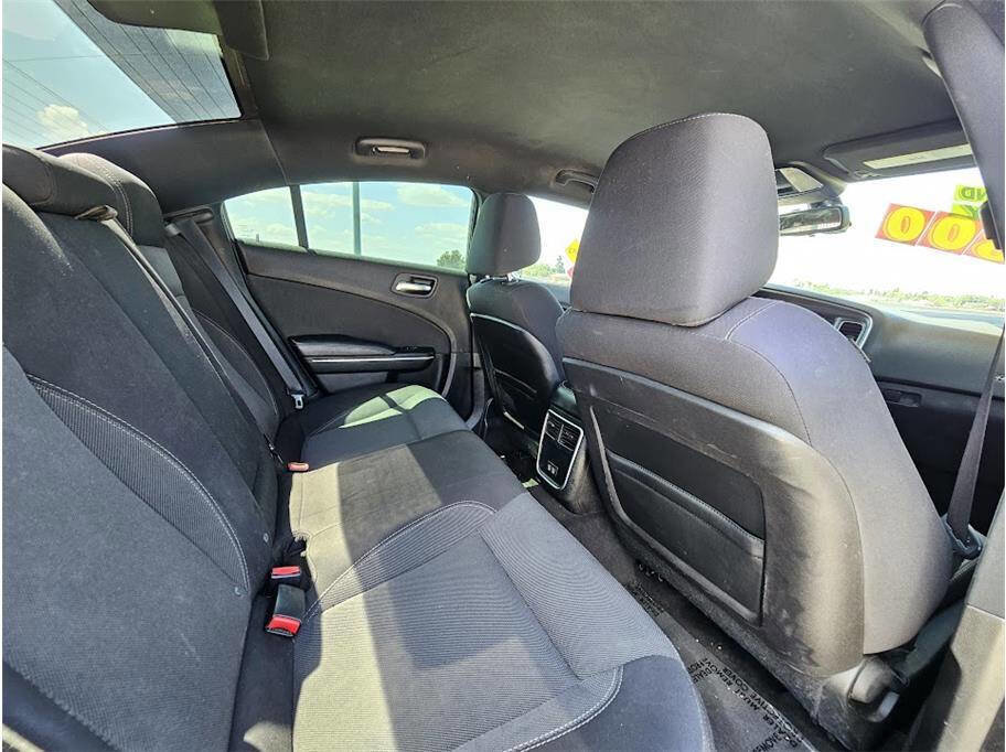 Used 2015 Dodge Charger SE w/ Sport Appearance Group RWD image 13
