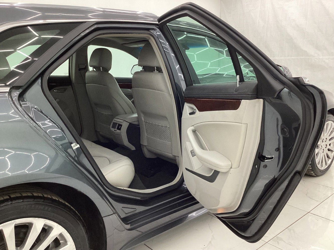 Used 2011 Cadillac CTS Premium image 23